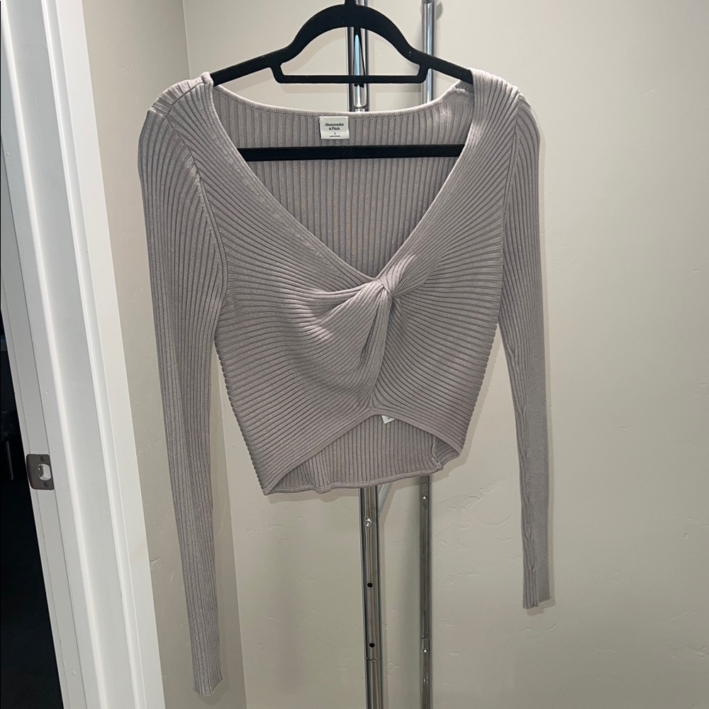 Abercrombie & Fitch Ribbed Knot Front Sweater - Light Gray